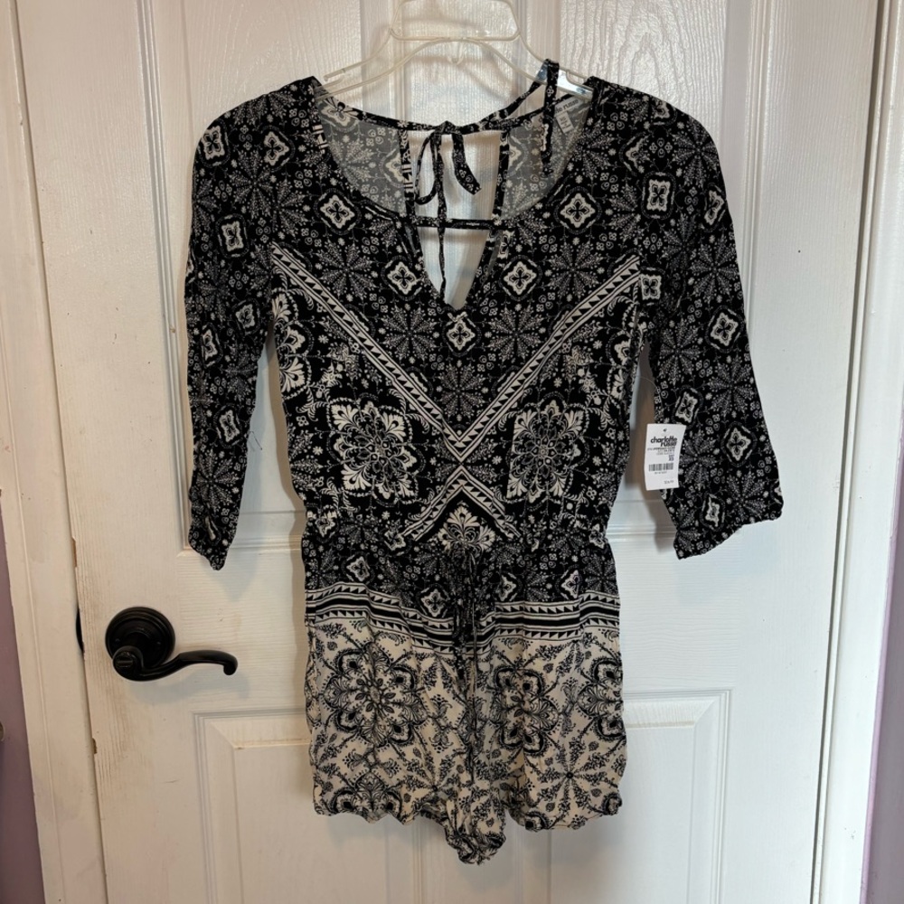 Black and White Paisley Romper Jumpsuit - Size XS